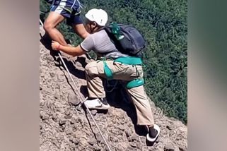 Turista se vydal na slovenskou ferratu v crocsech. „Král gumových pantoflí“ pobavil i vyděsil - Novinky